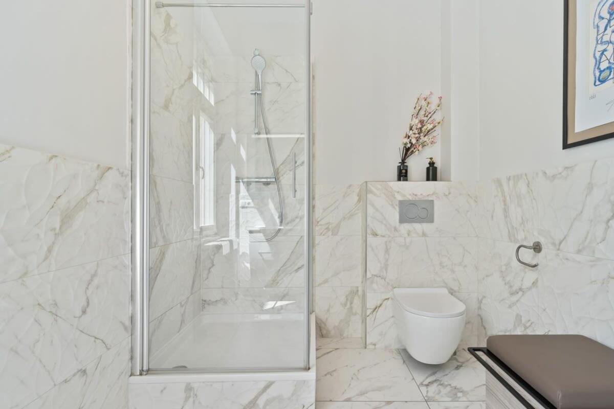 Room W Shared Bathroom&Kitchen In Luxury Villa لوكسمبورغ المظهر الخارجي الصورة